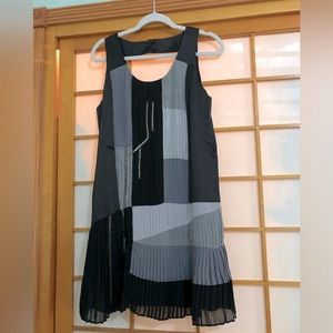 NWT Hazel pleated dress size medium